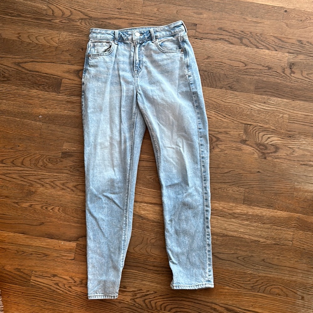 America Eagle Strigid mom jean Sz 4